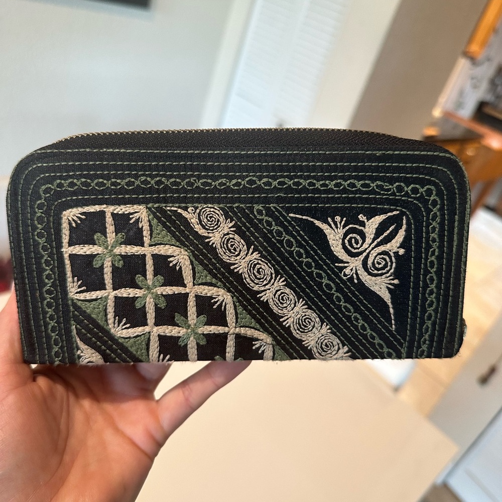 Banda Bags Billfold/Clutch